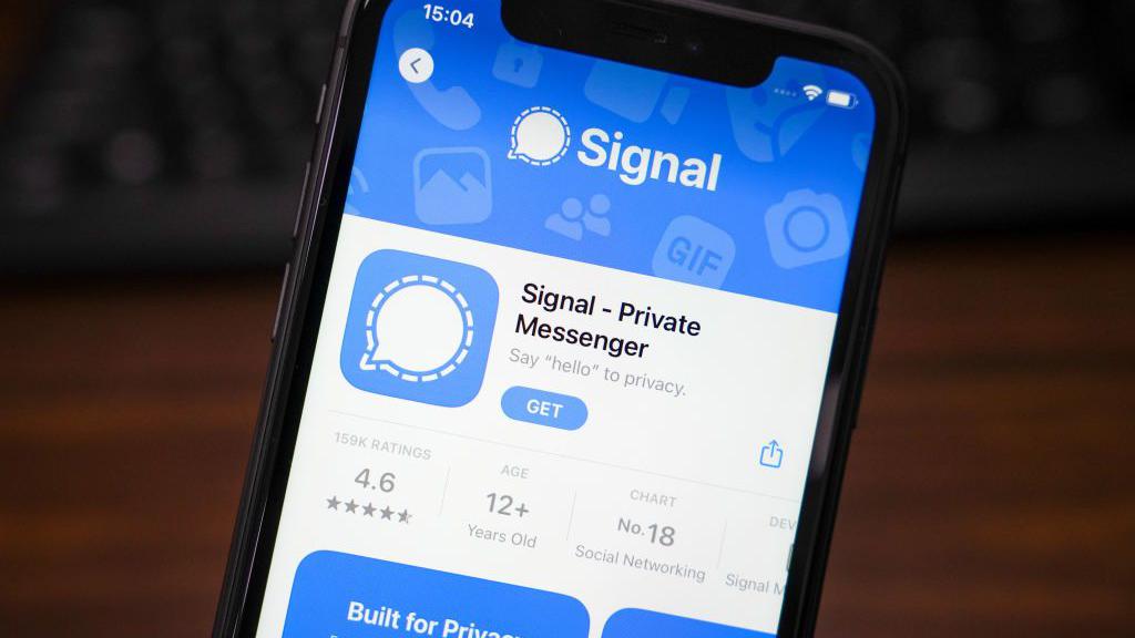 Signal Adding people